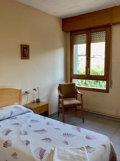 Residencia Sagrada Familia Hotel Ла Сеу д'Ургел Екстериор снимка