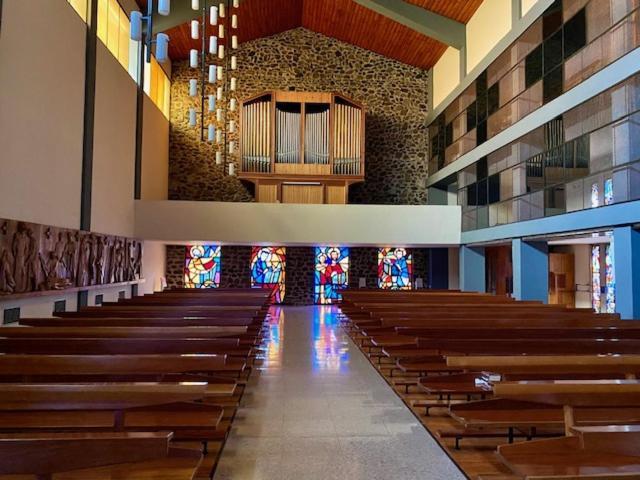 Residencia Sagrada Familia Hotel Ла Сеу д'Ургел Екстериор снимка