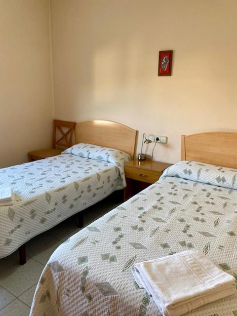 Residencia Sagrada Familia Hotel Ла Сеу д'Ургел Екстериор снимка
